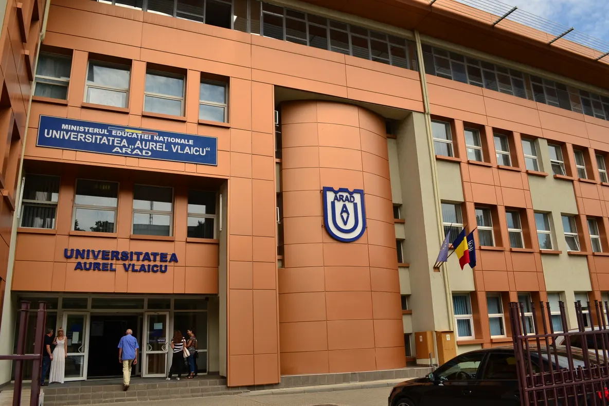 Arad: Unul dintre cei mai cunoscuți piloți de raliuri din România, Vali Porcișteanu, este, marți, invitat special la "Bursa locuri de muncă UAV 2019" 