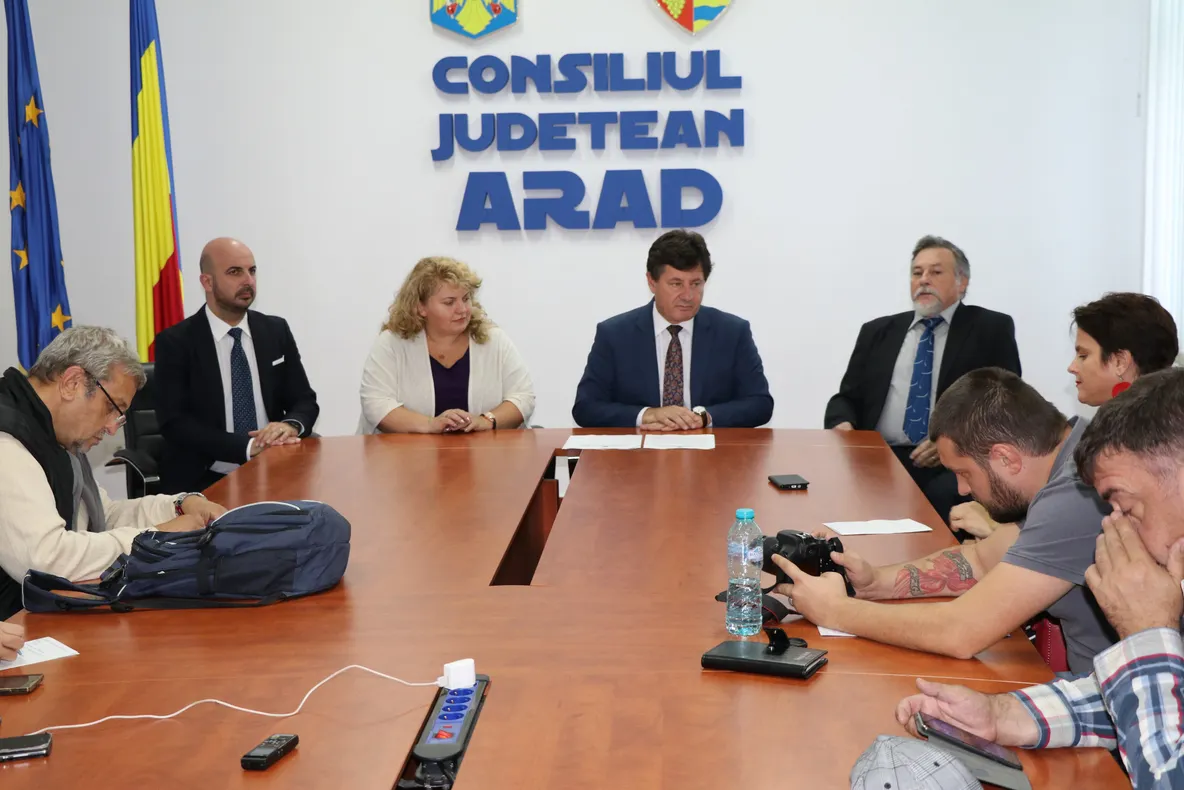 Arad: S-a semnat contractul pentru noua Secție de Oncologie din cadrul Spitalului Județean. Valoarea investiției: peste 9.300.000 lei, bani de la Guvern