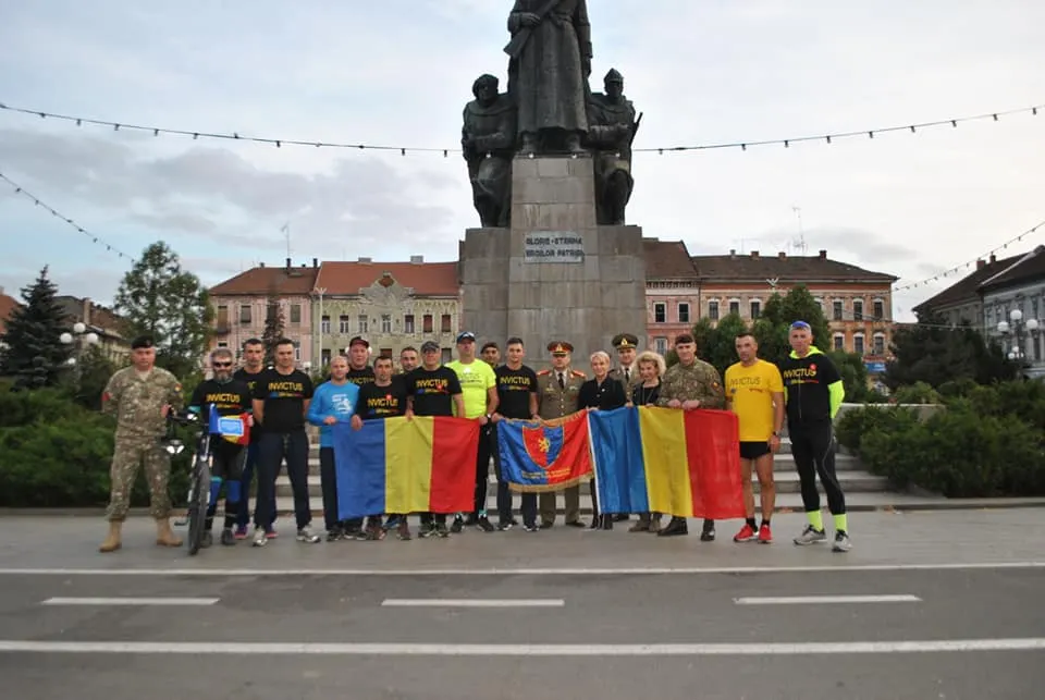 Arad: Ștafeta Veteranilor Invictus, primită în centrul municipiului Arad