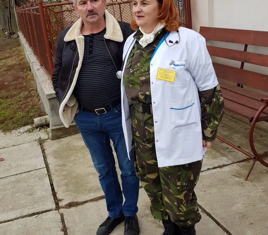 Arad: Medicii militari din Timișoara au acordat câteva sute de consultații gratuite unor oameni care nu au mai ajuns pe la doctor chiar și de câteva zeci de ani
