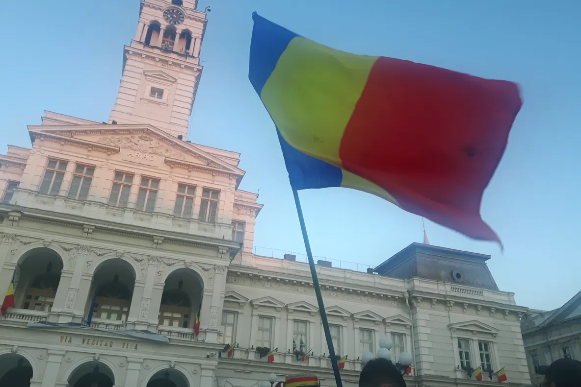 Arad: Arădenii, încurajați să poarte banderole albe pentru ca să intre în "grevă cetățenească pentru Justiție"