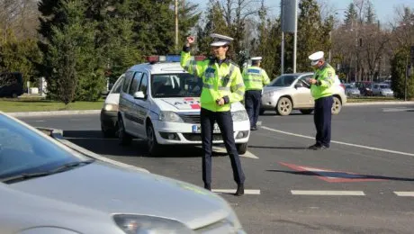 Arad: Un șofer băut s-a răsturnat cu TIR-ul pe DN7, în județul Arad
