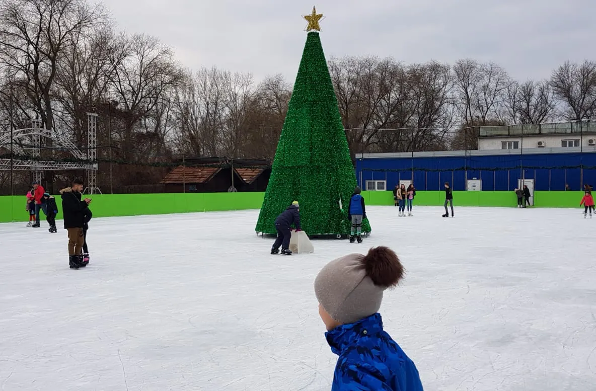 Arad: Concert DJ Project și Mira, sâmbătă, pe cel mai mare patinoar artificial din vestul țării, cel din Arad
