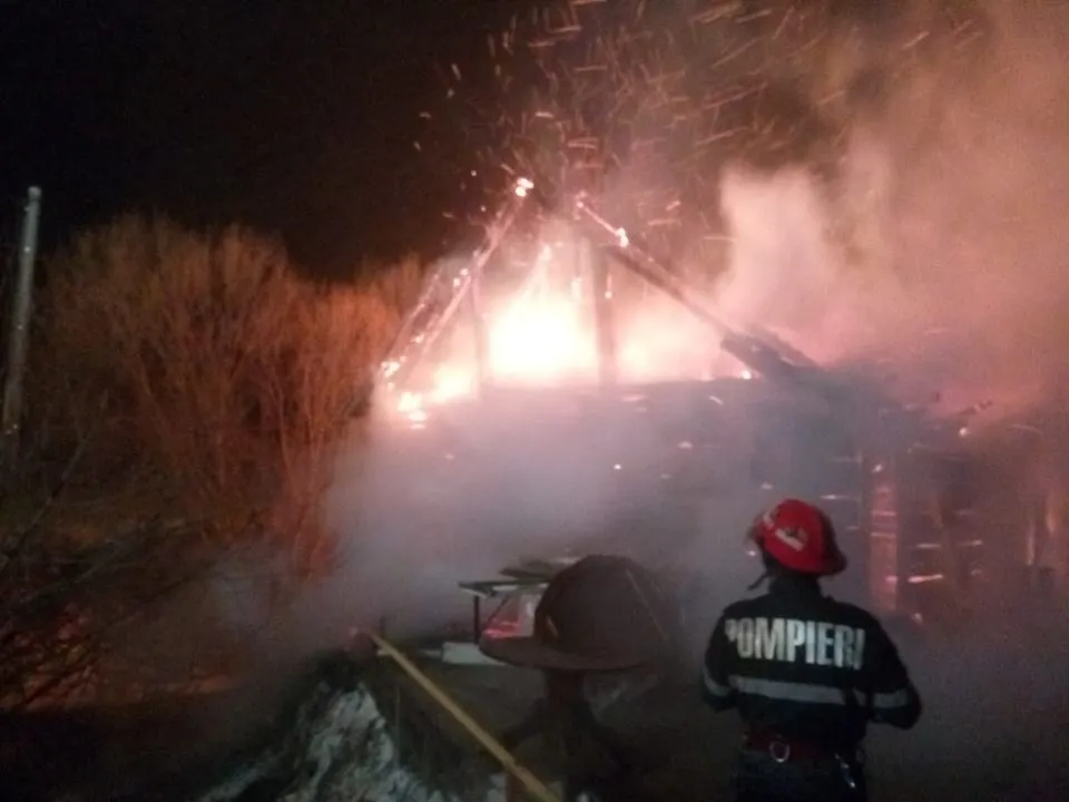 Arad: Apel al pompierilor: verificați instalațiile de încălzire. Aproape toate incendiile din acest an din Arad au avut ca și cauză acest fel de probleme