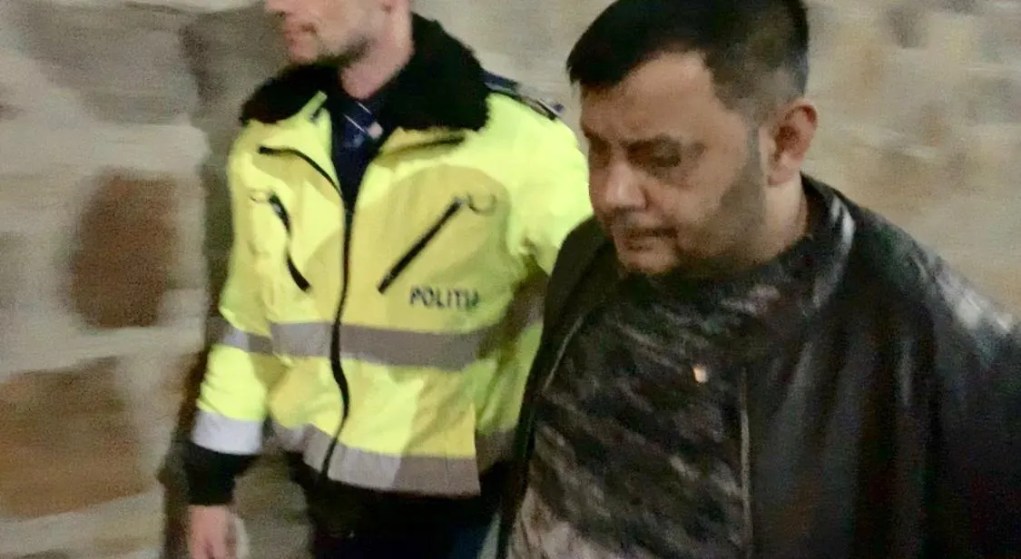 Arad: Bărbatul care a fugit de la fața locului după ce a lovit cu mașina 2 tineri, dintre care 1 a murit, a fugit și din țară, dar s-a întors. A fost reținut