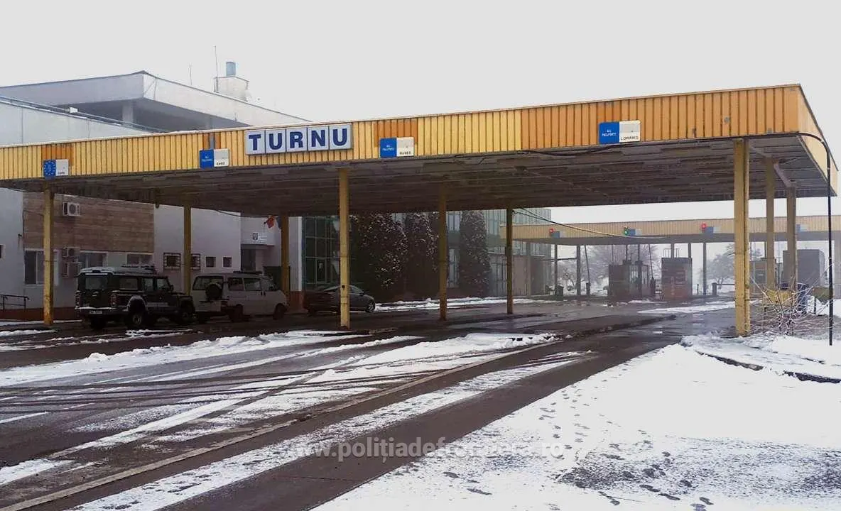 Arad: 2 cetățeni din Afganistan, descoperiți, când voiau să treacă frontiera de vest, pe jos, chiar peste câmp