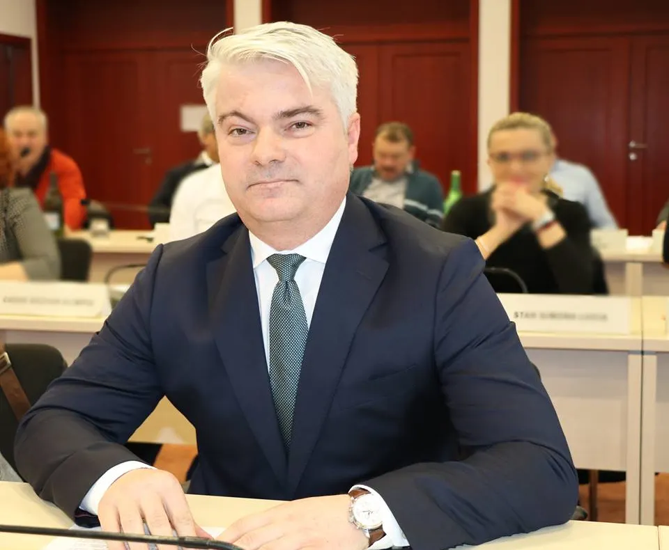 Arad: Un nou consilier județean, Ion Ulici, a depus, miercuri, jurământul. A mai fost consilier județean în 2 mandate