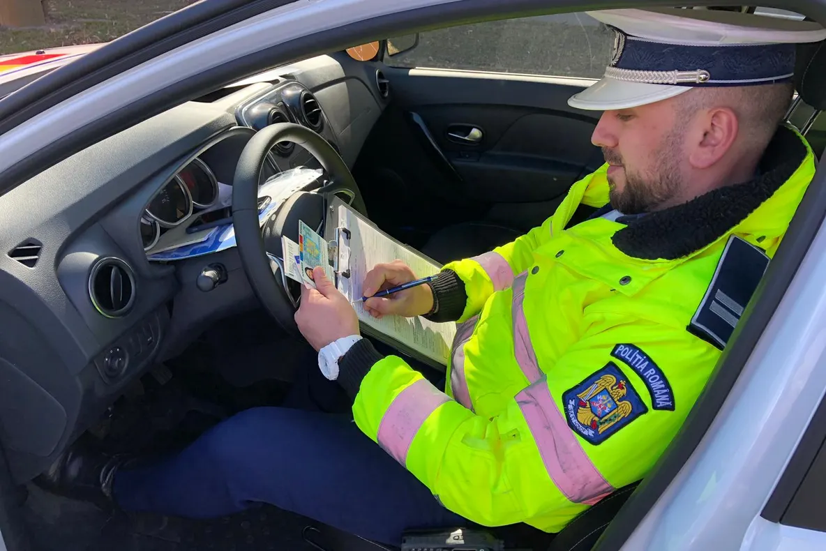 Arad: Biciclist cu alcoolemie record pe DN7. Avea 1,88 mg./l. alcool pur în aerul expirat. Cum a atras atenția polițiștilor