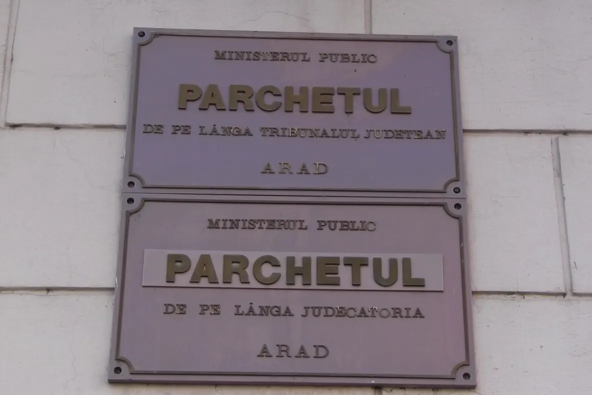 Arad: Medic din cadrul Spitalulului Județean Arad, cercetat după ce cu toate că știa că era infectat cu noul coromavirus a mers la spital și a interacționat cu colegii și pacenții 
