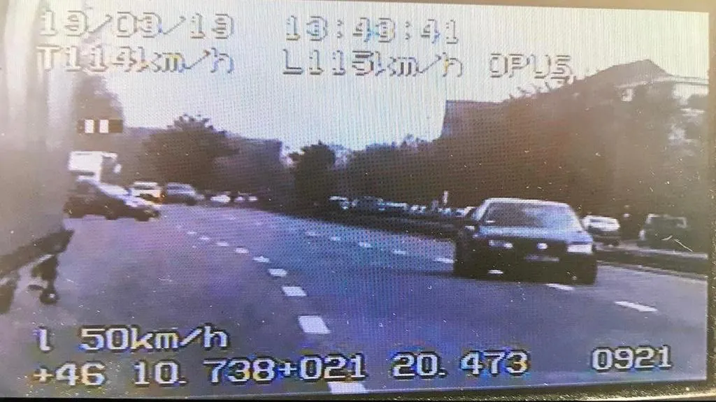 Arad: 10 șoferi au rămas fără permise în 4 ore. Un tânăr de 22 de ani din București conducea cu 115 km la oră prin municipiul Arad