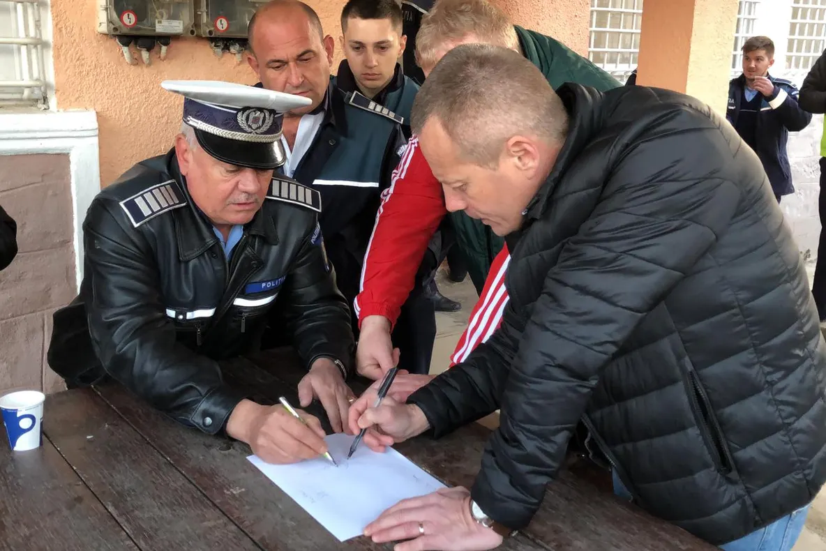 Arad: Căutări ample în păduri, sălașuri, cabane din zona de munte din nord-estul județului Arad. Ce caută polițiștii și jandarmii