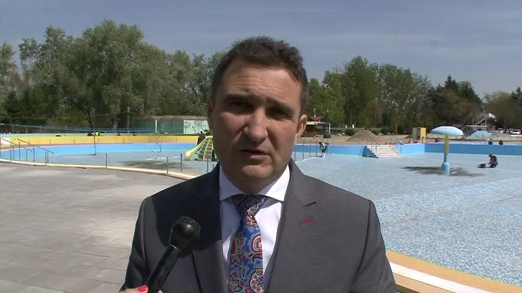 Arad: Ștrandul "Neptun" din Arad, considerat cel mai mare din țară, să redeschide pe 1 mai. În prima zi, accesul e gratuit