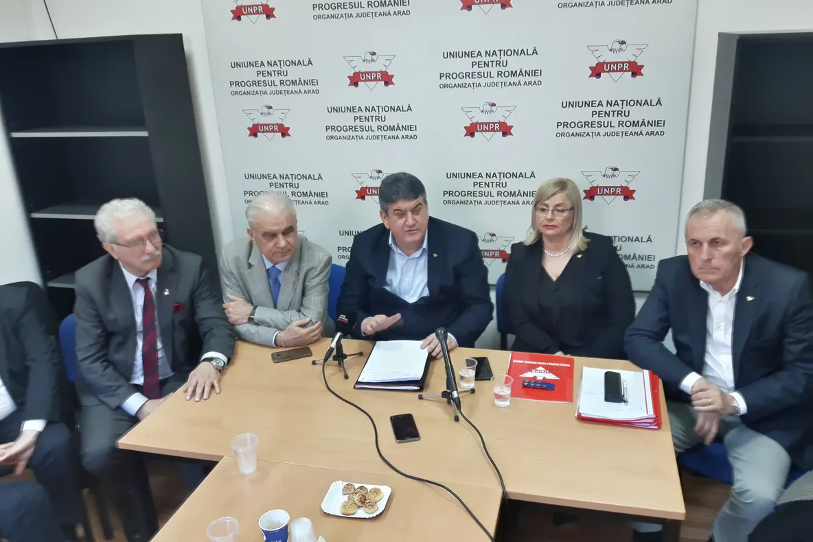 Arad: Președintele UNPR, Gabriel Oprea, despre alianțe: "putem guverna cu oricine".  Alianța cu PSD: "nici nu-i confirmată, nici nu-i infirmată"