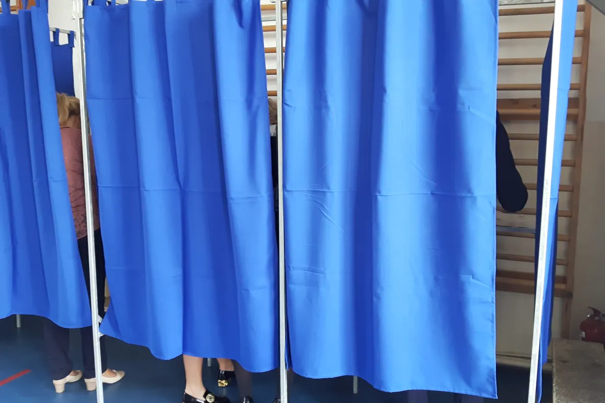 Arad: REFERENDUM Secția în care au votat doar 21 de oameni. Secția cu cea mai mare prezență: 89,95 la sută