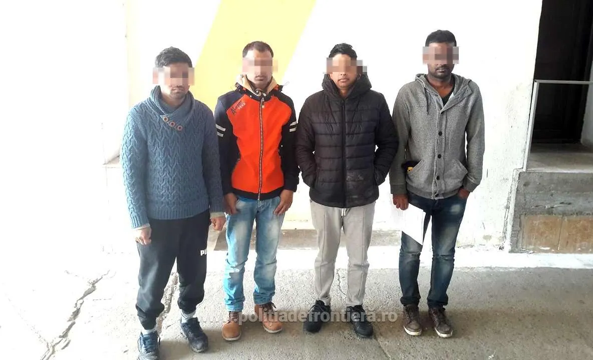 Arad: 4 migranți din Bagladesh, descoperiți când încercau ca să iasă ilegal din România, pe jos, chiar peste câmp