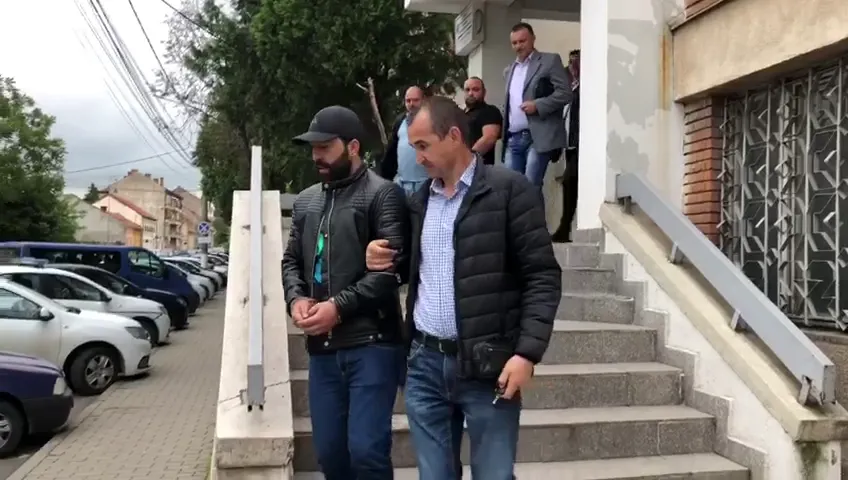 Arad FOTO VIDEO Doi bărbați din Arad și București, reținuți pentru proxenetism. Cum acționau