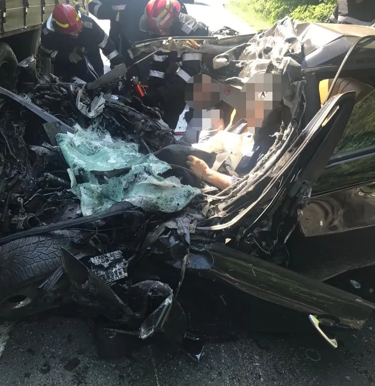 Arad: AUDIO Grav accident rutier pe DN7, în Arad: un bărbat a murit și o femeie a fost grav rănită. A intervenit elicopterul SMURD