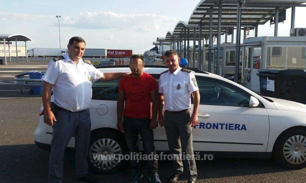 Arad: Un cetățean din Pakistan, descoperit cu acte false, la frontiera de pe autostrada Nădlac-Arad