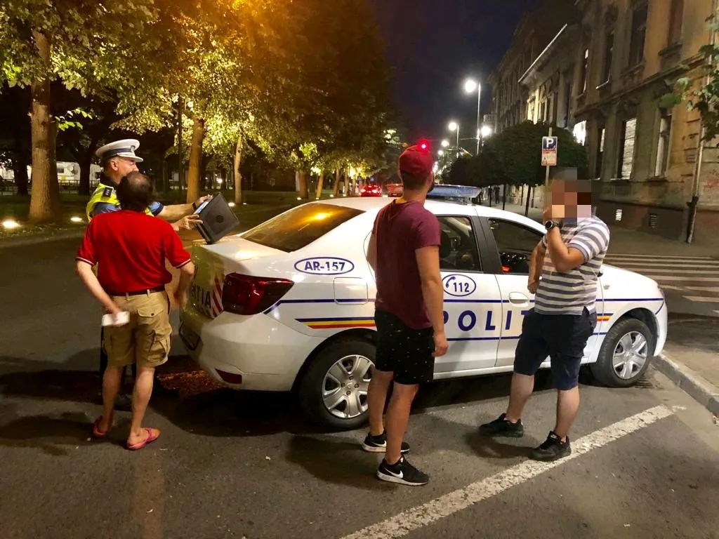 Arad: AUDIO Bărbat, prins în timp ce conducea o mașină, prin Arad, după ce consumase droguri