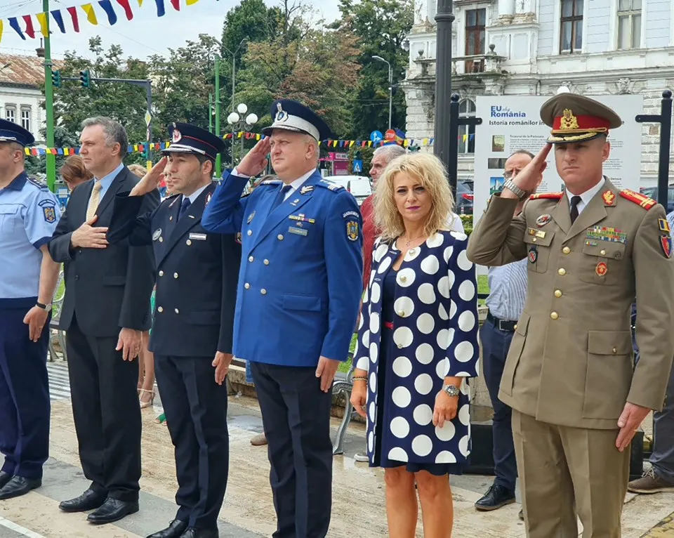 Arad: Câteva zeci de persoane, la Ziua Imnului Național, la Arad