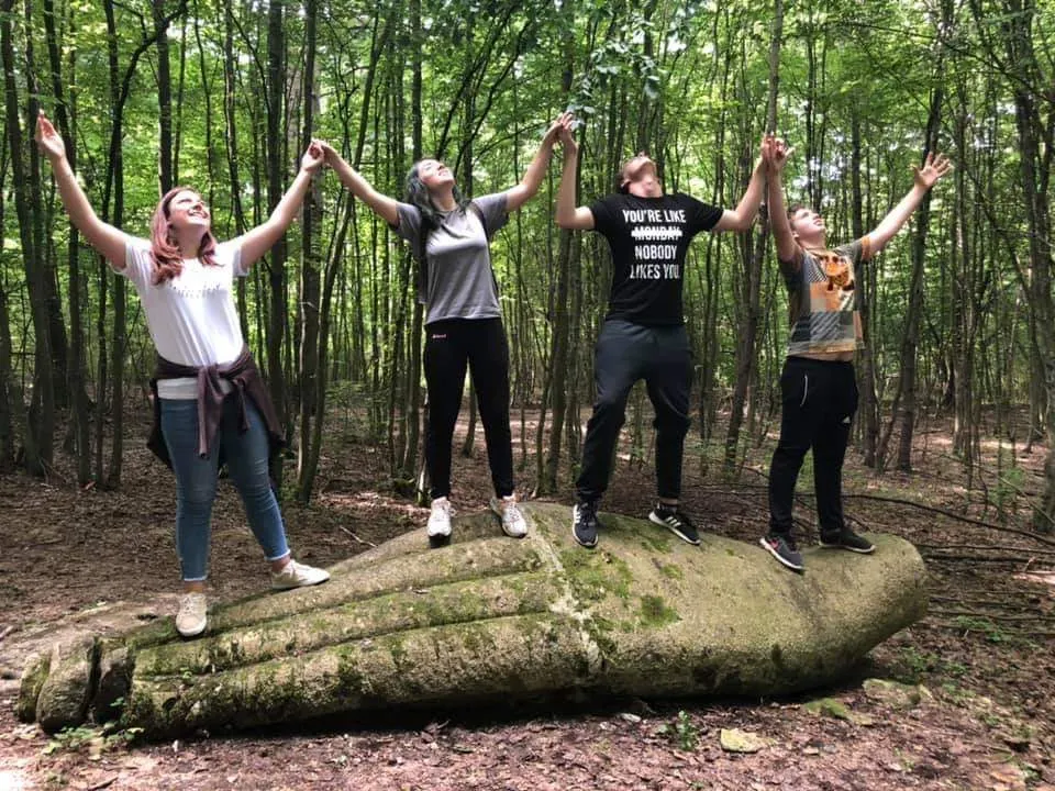 Arad: AUDIO Un parc de sculptură monumentală din Arad, considerat ca fiind pe locul doi în țară ca şi importanţă după cel de la Târgu-Jiu, accesibil turiștilor pentru prima dată după circa 30 de ani