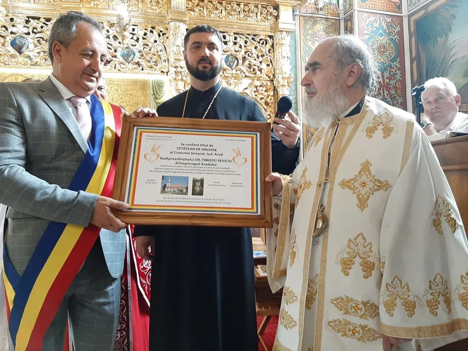 Arad: IPS Părinte Arhiepiscop dr. Timotei al Aradului, cetățean de onoare al comunei Șimand, din județul Arad. Motivele
