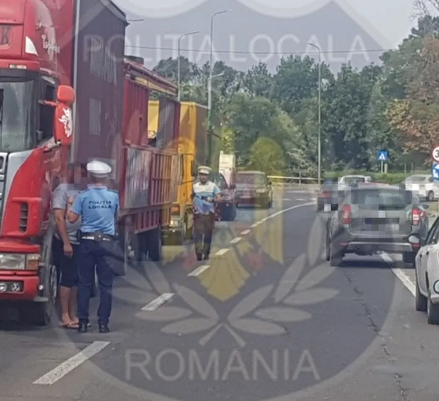 Arad: Șoferii a 3 TIR-uri, amendați după ce transportau, ilegal prin Arad, componentele unui parc de distracții