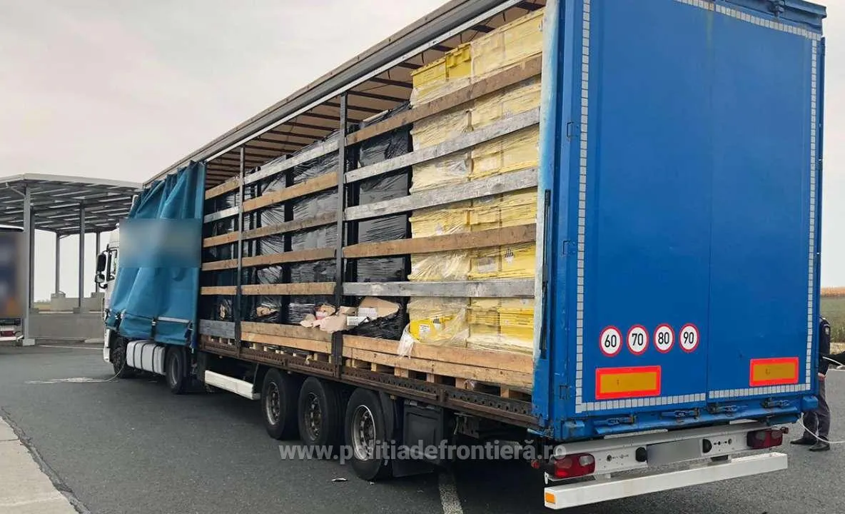 Arad: AUDIO FOTO Peste 440.000 de pachete cu țigări de contrabandă, în valoare de circa 5 milioane de lei, confiscate la frontiera de pe autostrada Nădlac-Arad