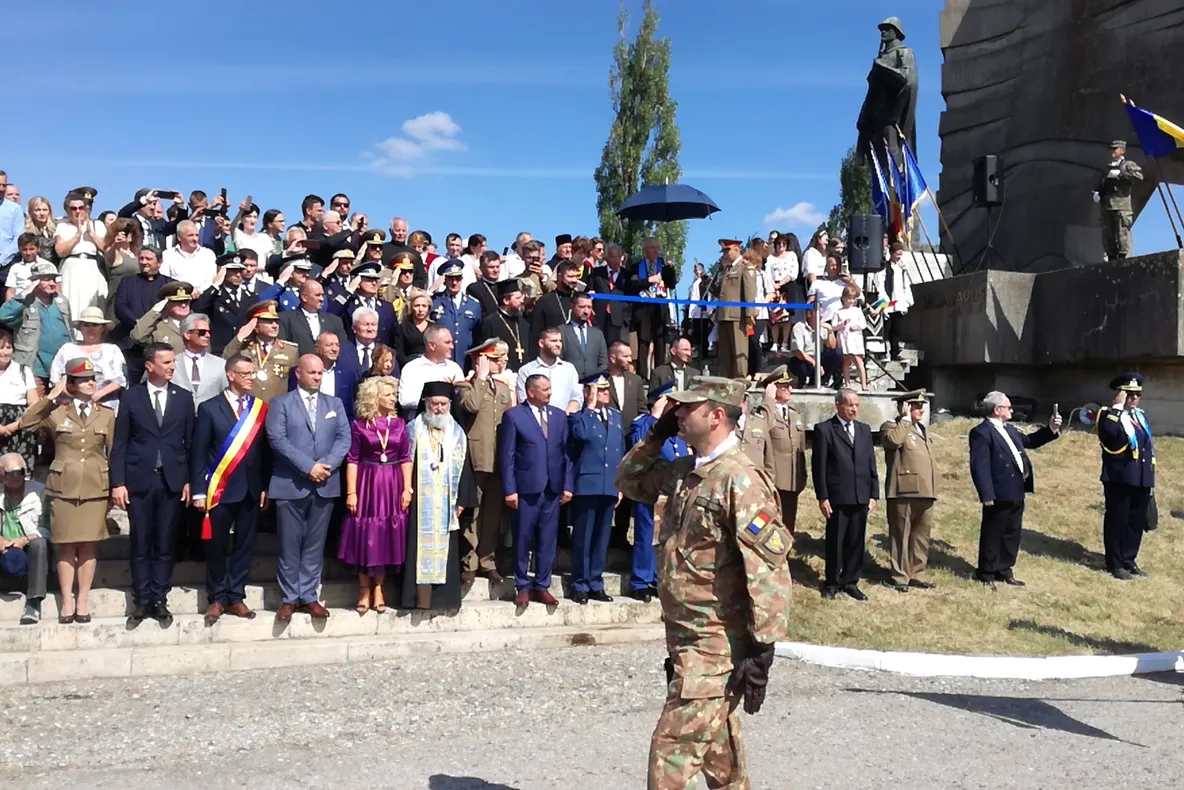 Arad: AUDIO Ziua Armatei României, marcată prin mai multe evenimente de amploare, care încep dimineața și se încheie seara cu retragere cu torțe