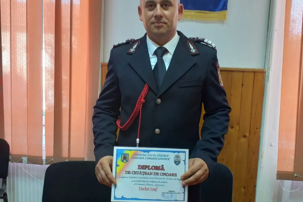 Arad: Pompierul Iosif Herbei, cetățean de onoare. Lista mare a lucrurilor și gesturilor care îl recomandă
