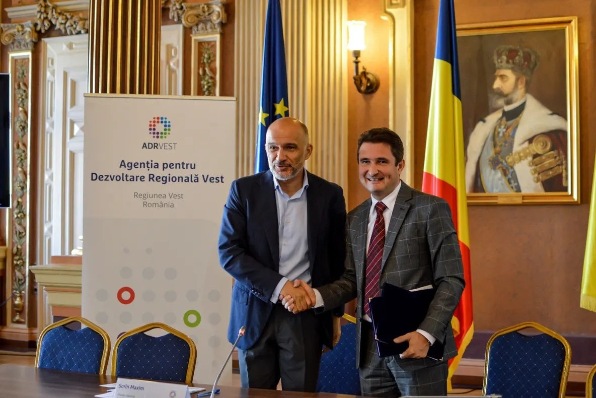 Arad: AUDIO Primăria Arad cumpără 8 tramvaie noi, modernizează alte 20, dar și o importantă linie de tramvai de 3,2 km, cu circa 24 de milioane de euro, bani europeni