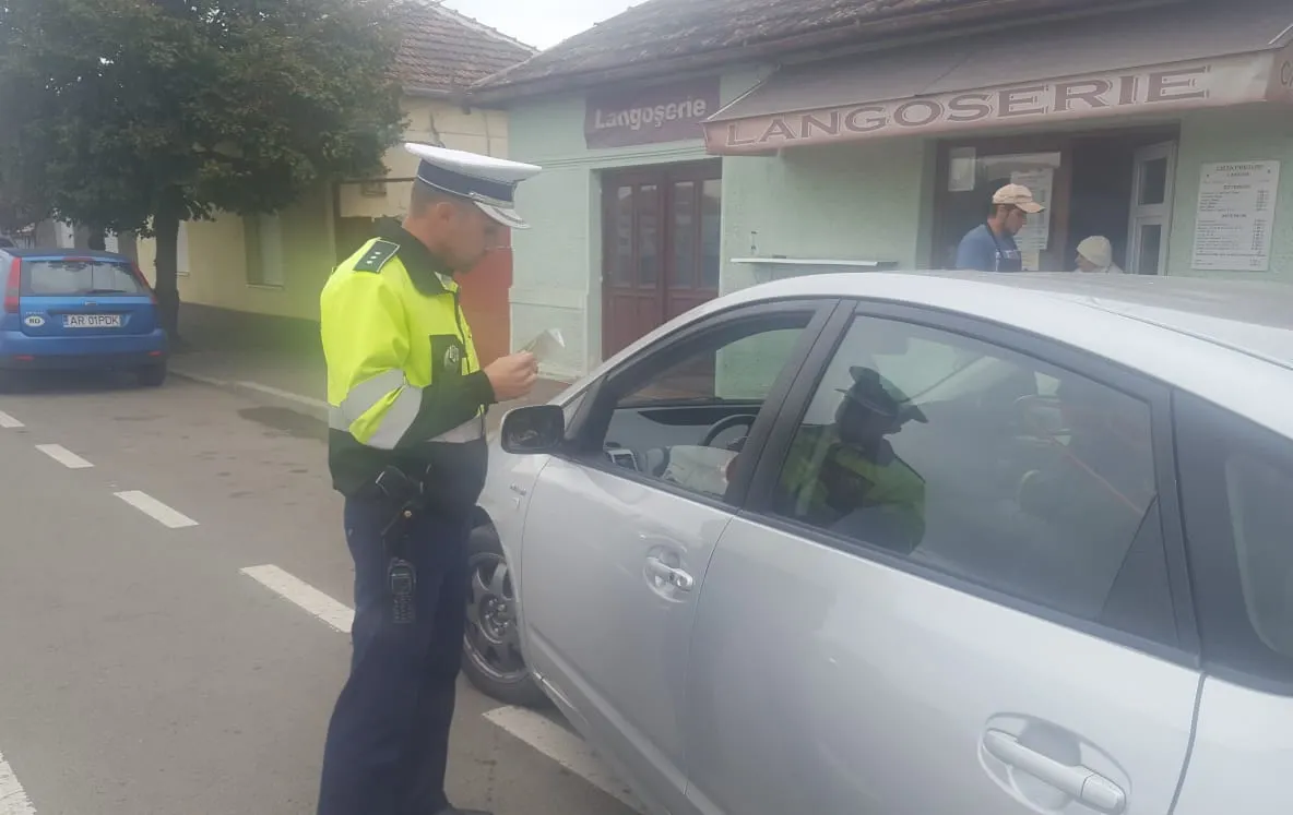 Arad: AUDIO FOTO VIDEO Atenție șoferi. Amenzi pentru vorbitul la telefon în timpul condusului. De sâmbătă se înăspresc pedepsele