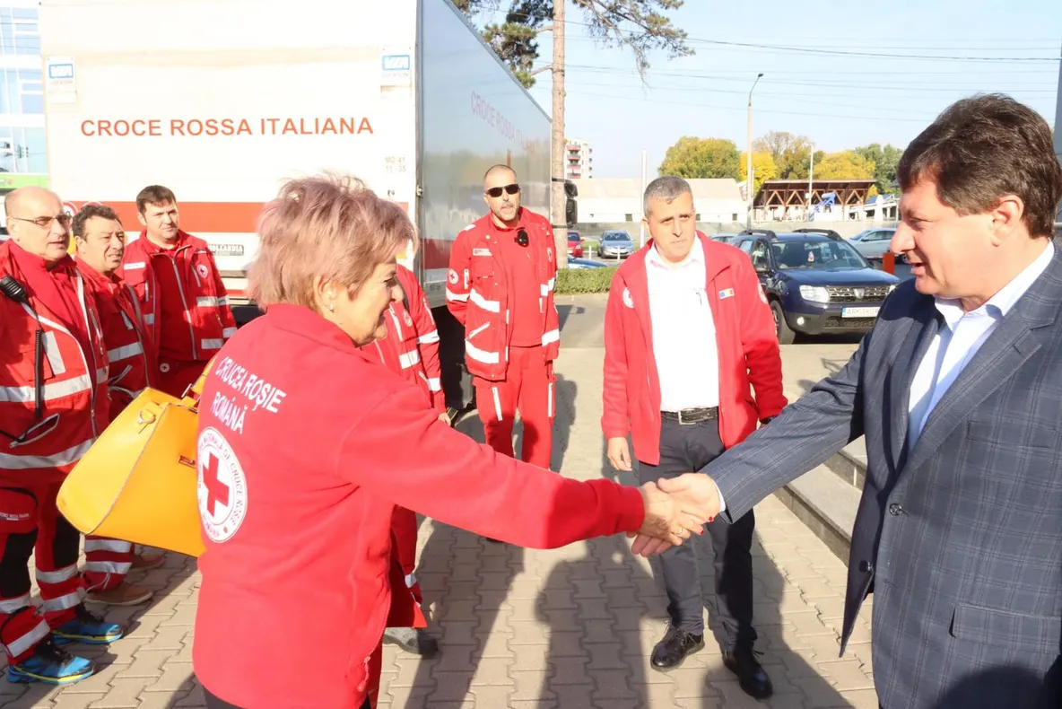 Arad: AUDIO Donație de materiale sanitare de la Crucea Roșie din Modena, Italia, pentru Spitalul Județean Arad. Alte ajutoare ajung la București