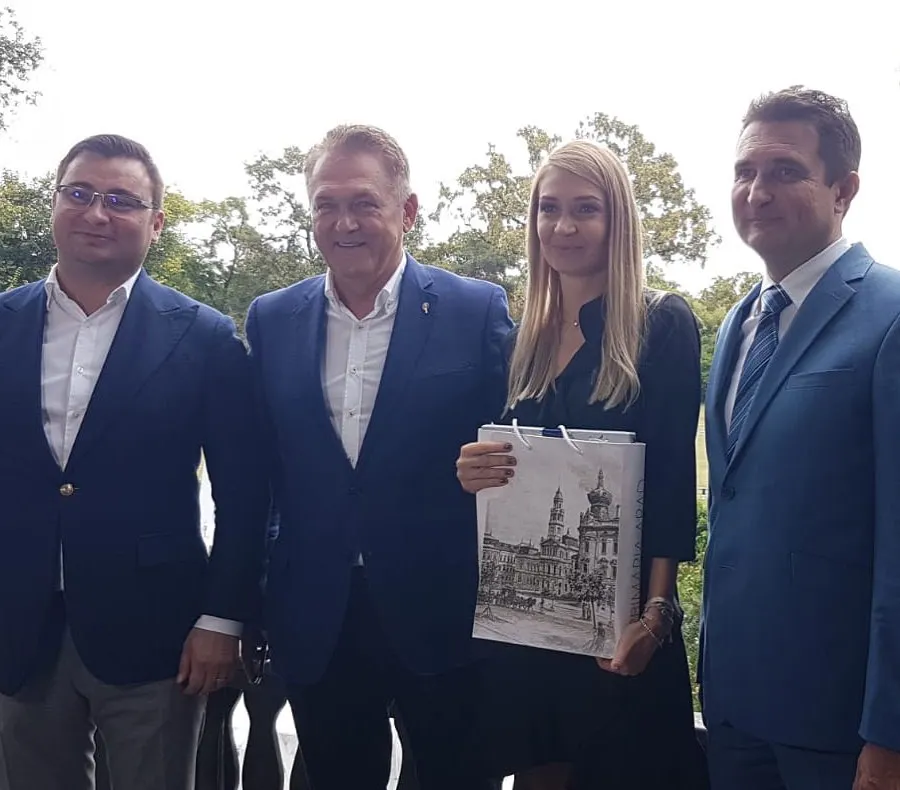 Arad: AUDIO VIDEO Multipla campioană europeană la tenis de masă, Daniela Dodean Monteiro, cetăţean de onoare al Aradului