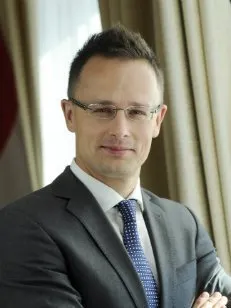 Arad: Ministrul Afacerilor Externe din Ungaria, Szijjártó Péter, este, luni, la Arad. Ce face în oraș