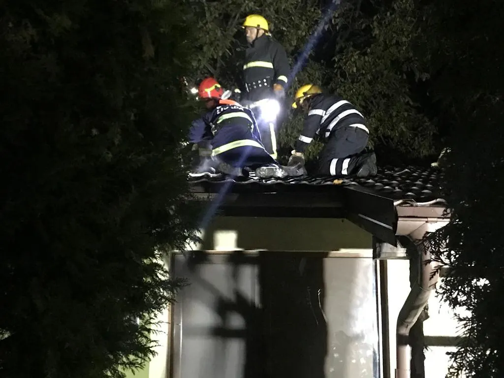 Arad: Al doilea incendiu în 24 de ore în același cartier rezidențial de la marginea Aradului