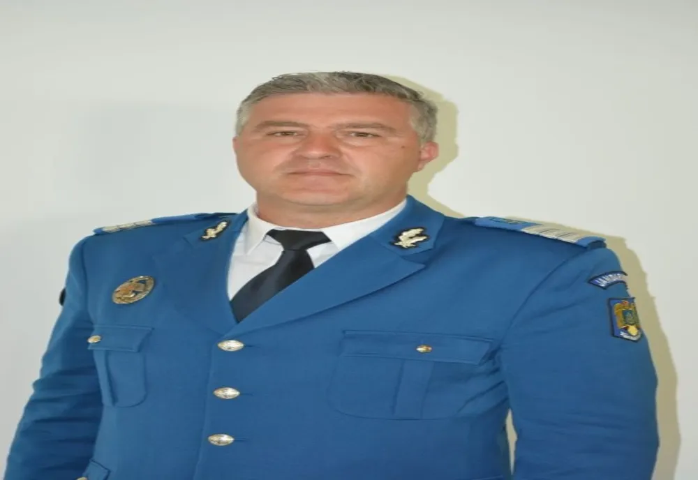 Arad: Gest de omenie din partea unui jandarm din Arad: asigură gratuit casă unei familii a cărei locuință a fost distrusă de incendiu
