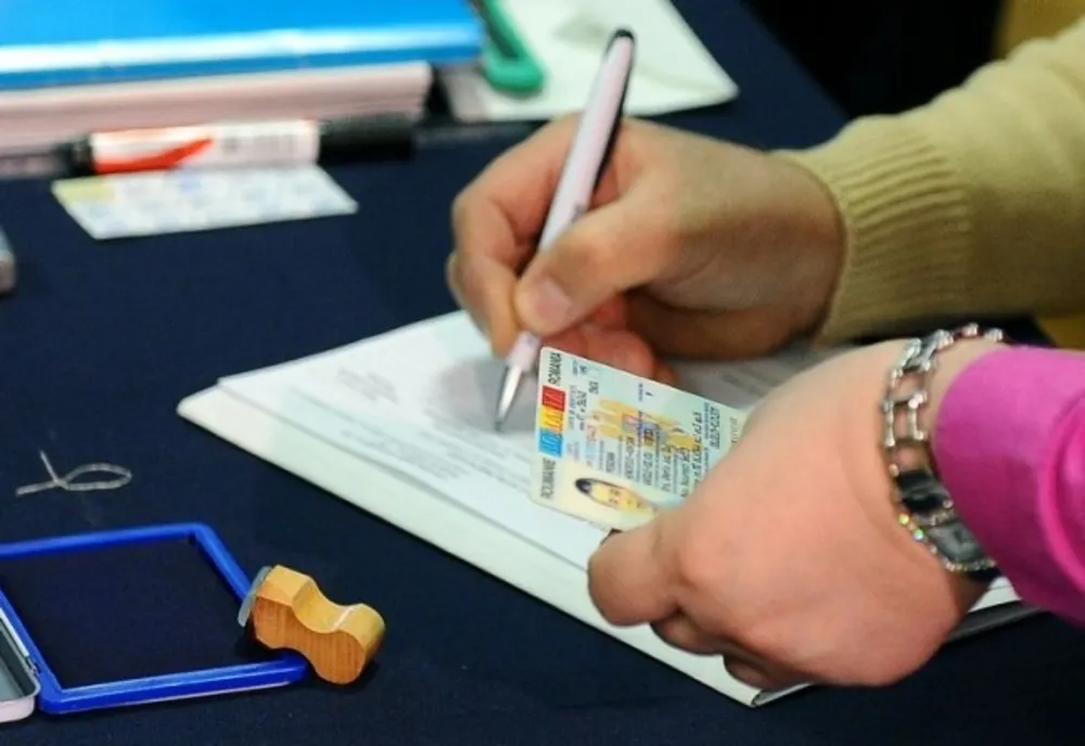 Arad: 426.852 buletine de vot, pentru alegerile prezidențiale care au loc duminică
