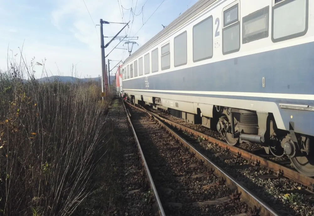 Arad: VIDEO Momentul în care se reia circulația feroviară pe magistrala Frontiera de Vest-Arad-București
