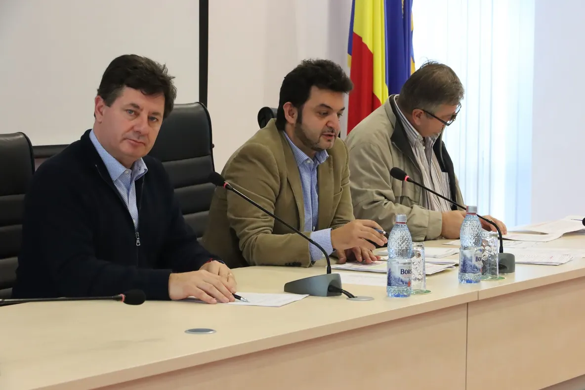 Arad: AUDIO Comisie de acord unic pentru simplificarea procedurilor de eliberare a acordurilor și avizelor. Cum va funcționa