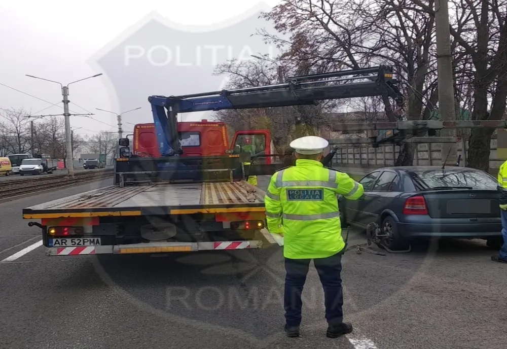 Arad: 8 șoferi amendați și 2 mașini ridicate, în câteva ore, în zona Atrium Mall din Arad. Motivele