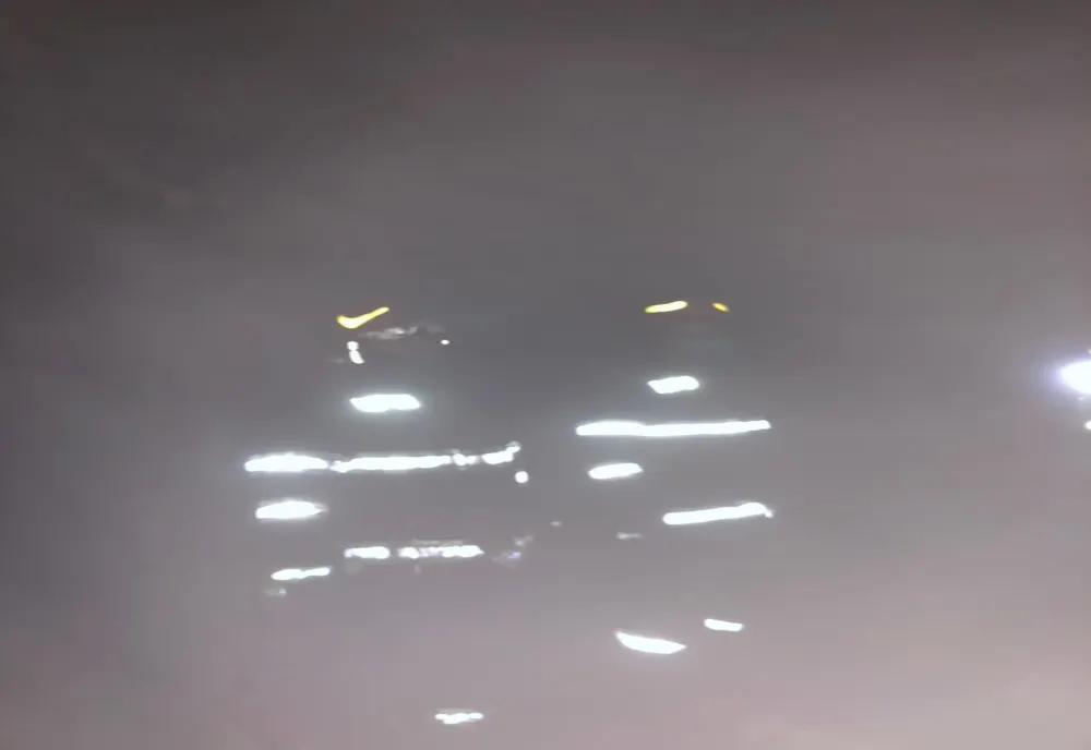 Arad: AUDIO FOTO Incendiu puternic la acoperișul unei case. Intervenția promtă a pompierilor din Arad a salvat alte 2 case