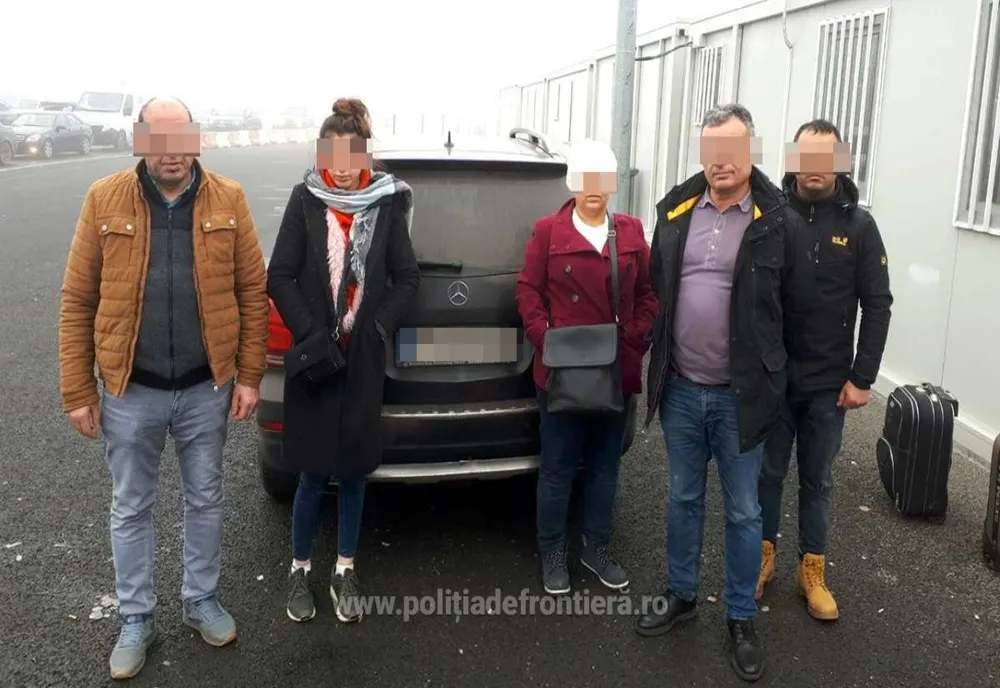 Arad: Acte de identitate false de 8.000 de euro, vehiculate la frontiera de pe autostrada Nădlac-Arad