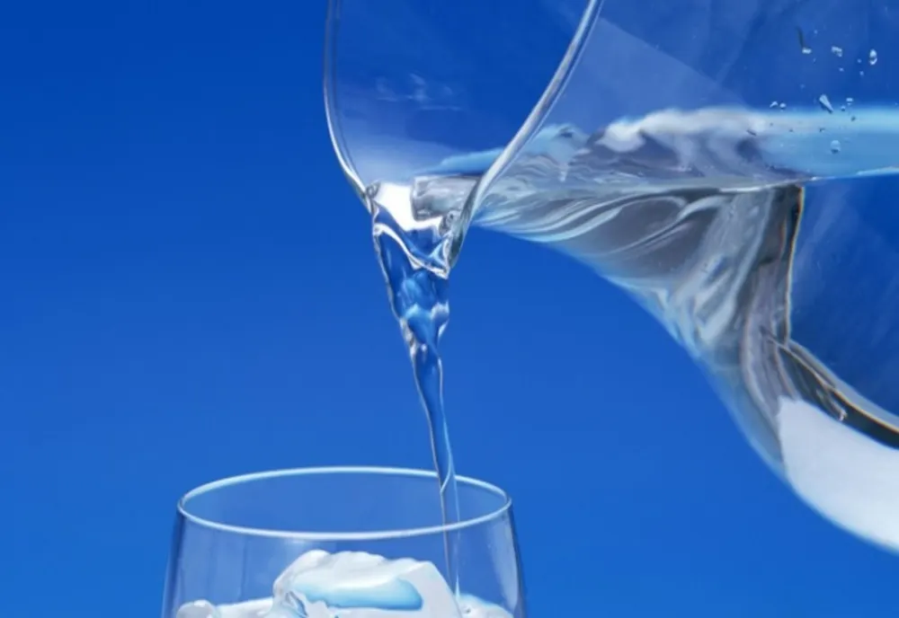 Arad: Companiile care comercializează apele minerale Lipova şi Carpatina, preluate de Prodal 94