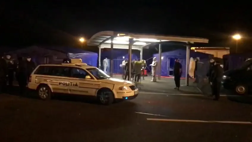 Arad: Miile de români blocați între Austria și Ungaria au ajuns în România