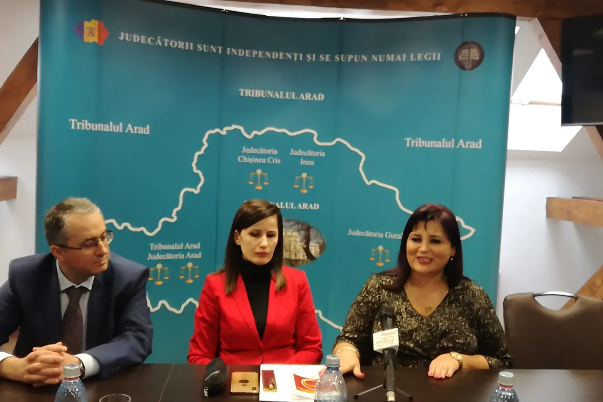 Arad: AUDIO Un like pe social-media sau fotografii nepotrivite le pot aduce magistraților sancțiuni. Ce măsuri iau judecătorii CSM