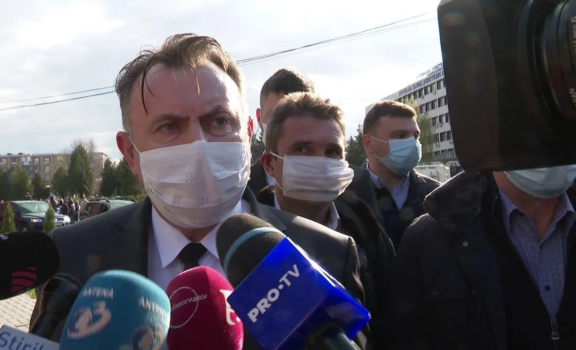 Arad: VIDEO Ministrul Sănătăţii, Nelu Tătaru, despre Spitalul Judeţean din Arad: "un personal cu moralul scăzut", "la un moment dat a fost lipsa protecţiei", iar românii care vin în țară vor transmite coronavirusul