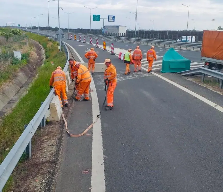 Arad: S-au redeschis bretele de coborâre de pe autostrada A1, în Arad, închise pentru ca românii care au venit din vestul Europei să nu pătrundă în oraș