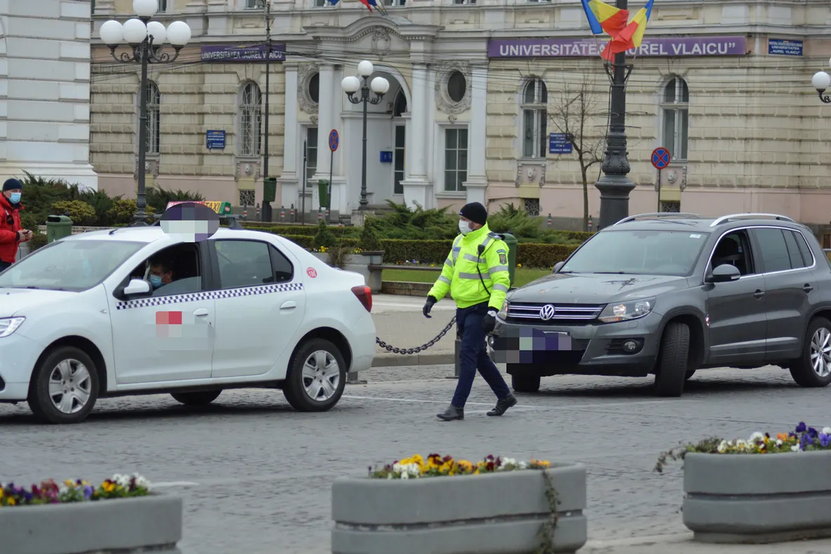 Arad: Mega-acțiune pentru ordonanțele militare la Arad: 302 persoane verificate și 50 de amenzi în doar 2 ore