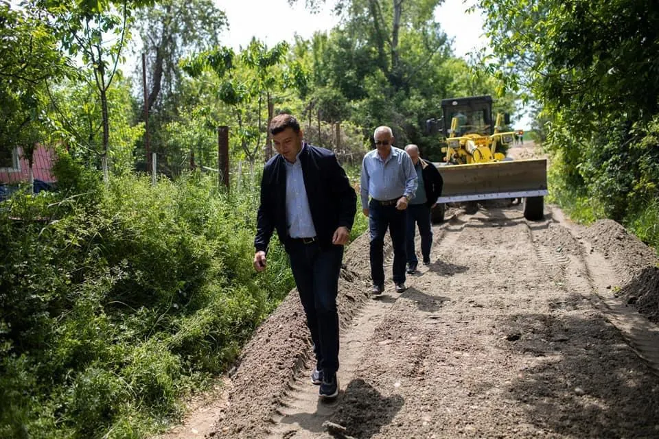 Arad: AUDIO Consiliul Județean amenajează drum cu acces pentru mașini către Zona Trei Insule, de la marginea Aradului